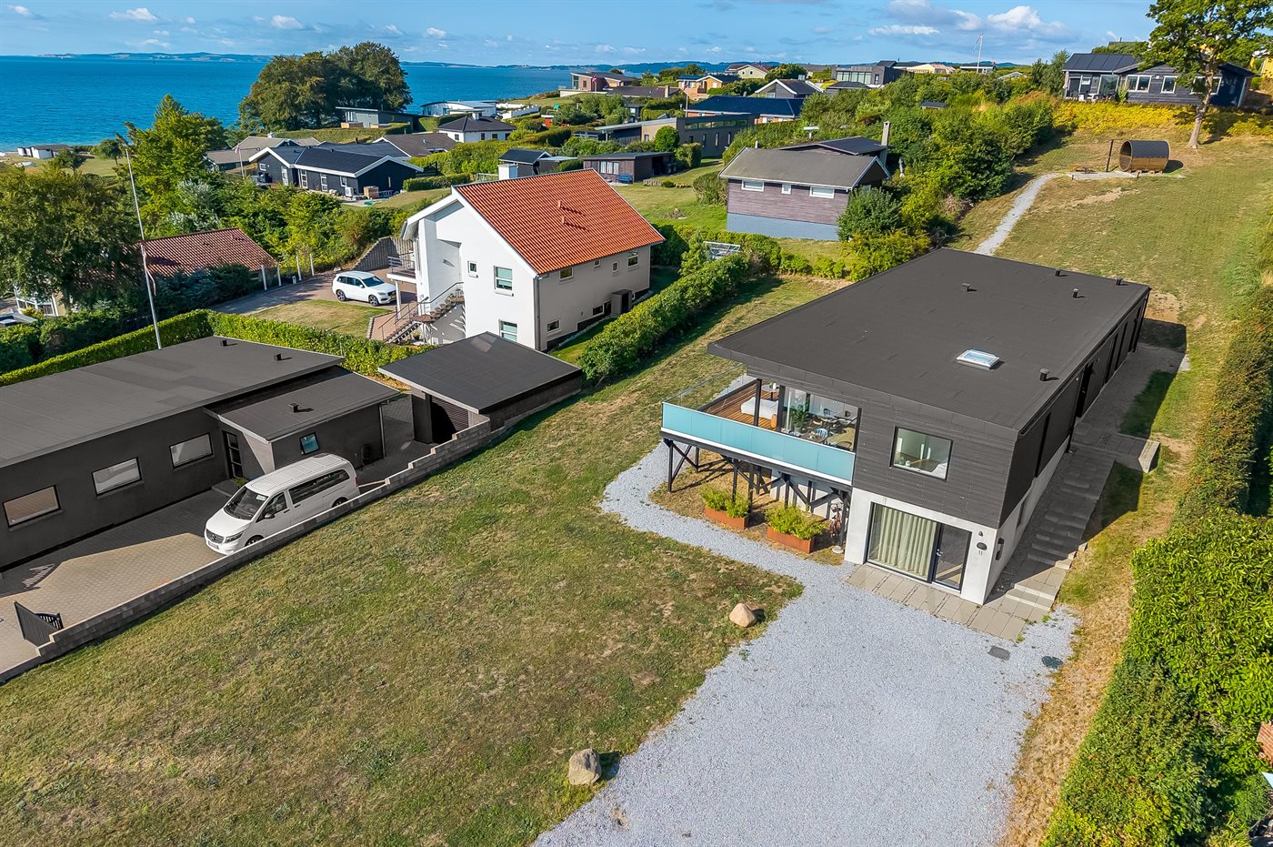 Ravnsvej 11 med udsigt over Ebeltoft Vig